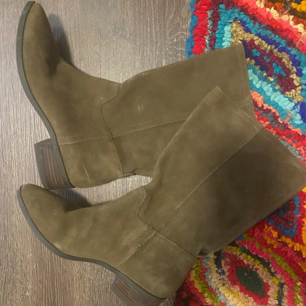 Suede slouch boots